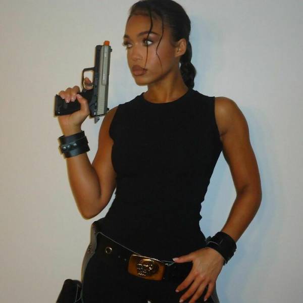 hollywoods halloween transformations surprising celebrity costumes 30 pics 12.html - 30 HD Photos | Premium Gallery 2023