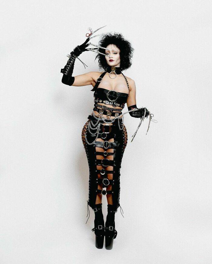 hollywoods halloween transformations surprising celebrity costumes 30 pics 12.html - 30 HD Photos | Premium Gallery 2023
