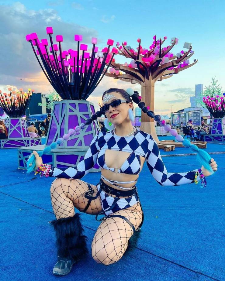 sexy girls at music festivals 38 pics 3 gifs 2.html - 38 HD GIF | Premium Gallery 2023