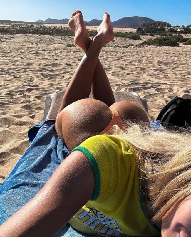 perfectly balanced butts over backs 46 pics 3.html - 46 HD Photos | Premium Gallery 2023