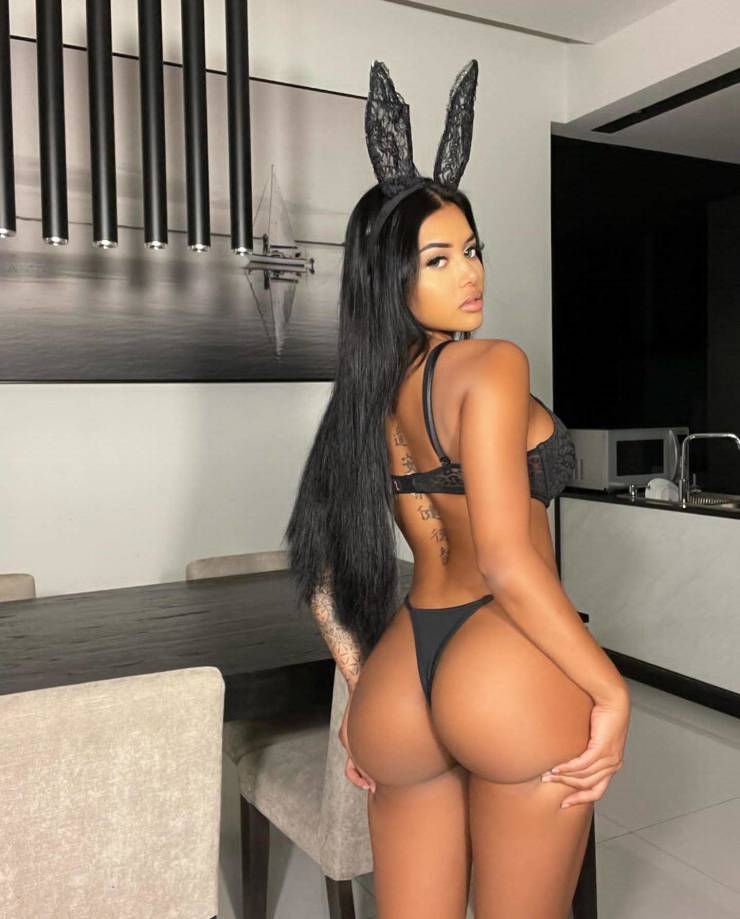 The Beauty Of Side Boobs