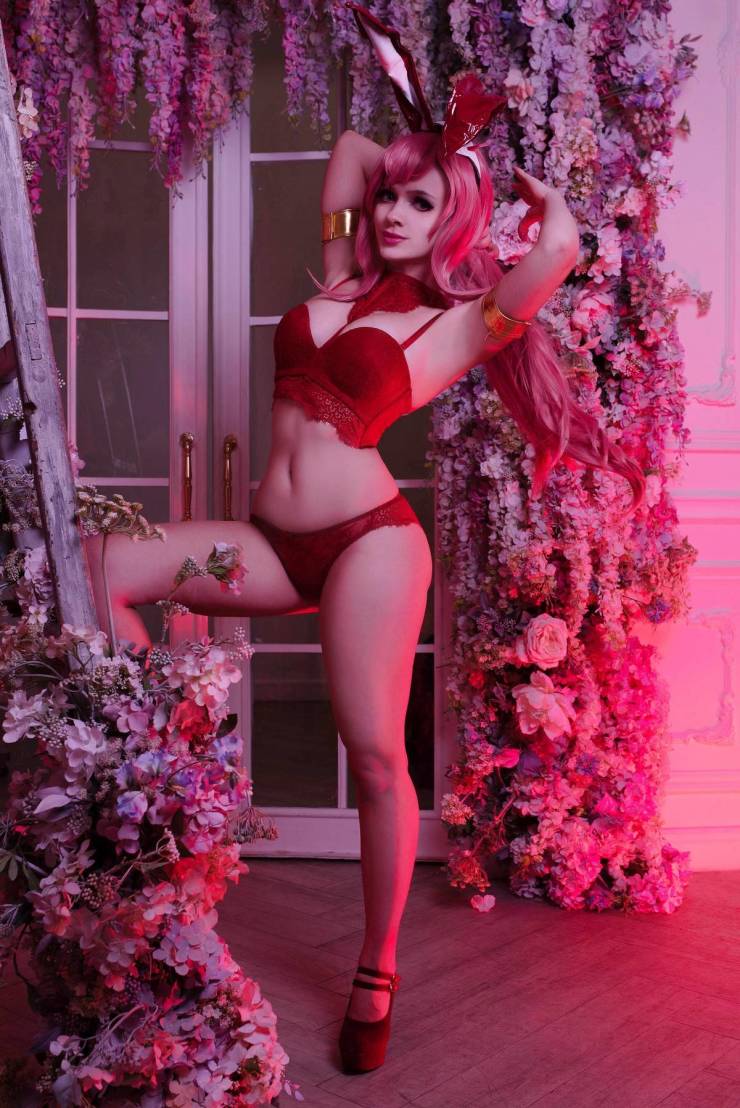 Cosplay? No, Sexy Cosplay!
