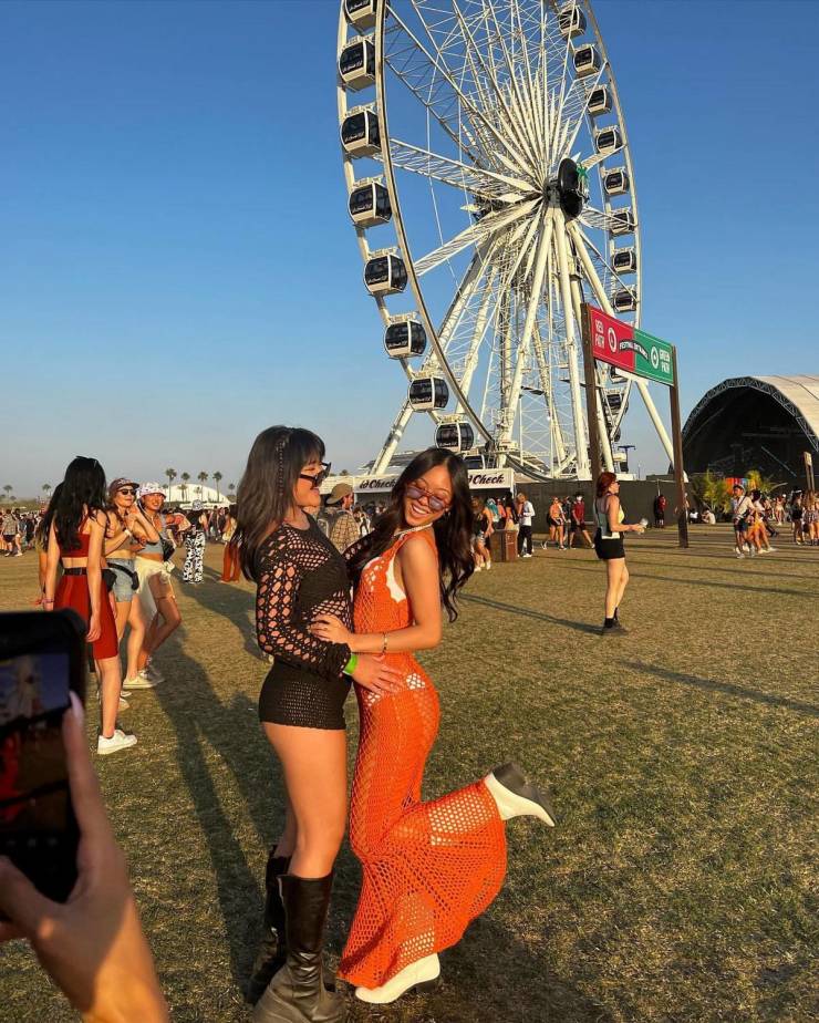 sexy girls at music festivals 40 pics 8 gifs 24.html - 40 HD GIF | Premium Gallery 2023