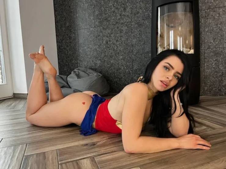 Hot Girls Bending Their Backs