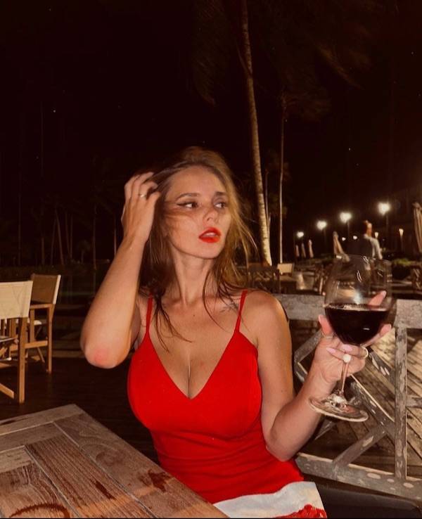 cheers to everyone 42 pics 5 gifs 43.html - 42 HD GIF | Premium Gallery 2024