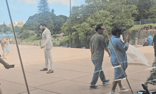 influencers in action 16 gifs 2.html - 1 HD GIF | Premium Gallery 2024