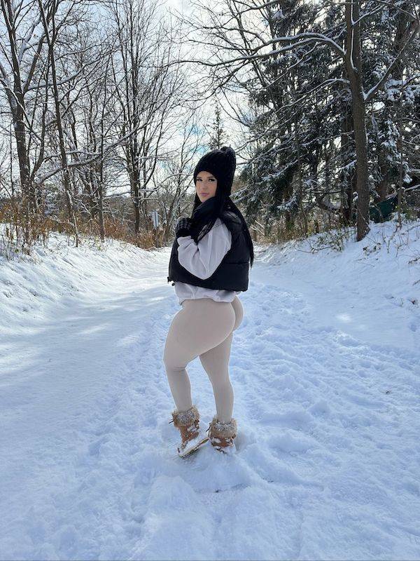 finally its yoga pants time 37 pics 1.html - 37 HD Photos | Premium Gallery 2024