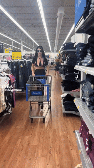 walmart customers are wild 26 pics 5 gifs 5.html - 26 HD GIF | Premium Gallery 2024