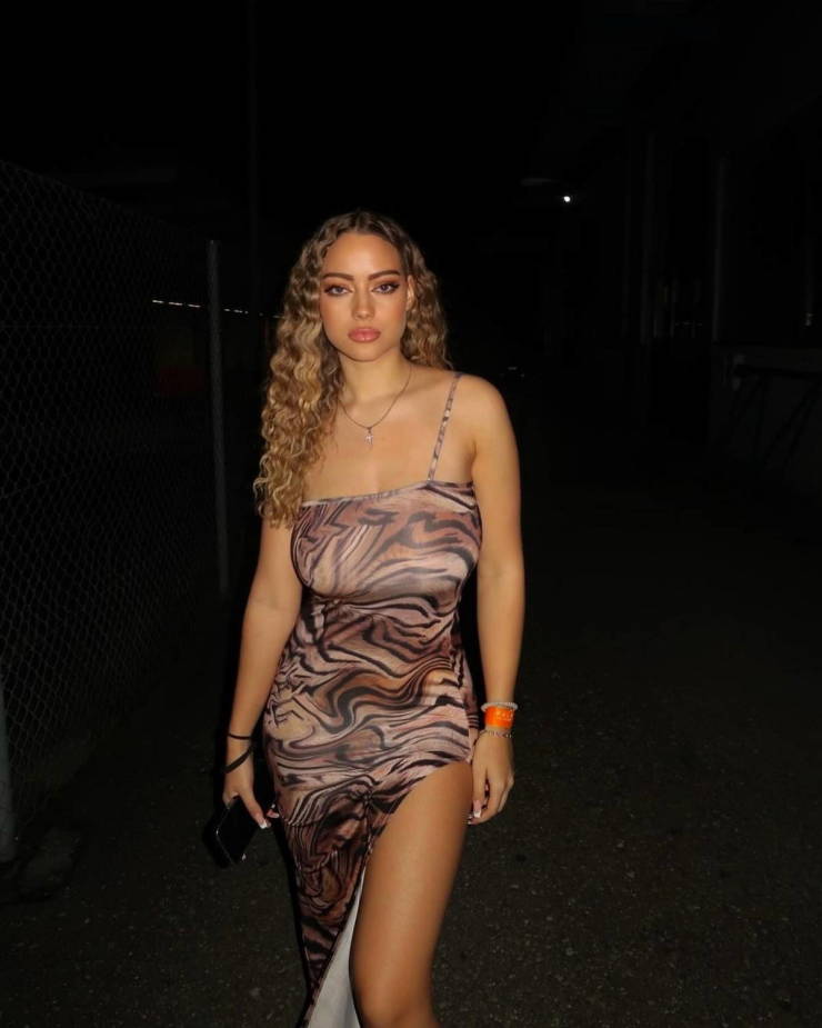 woah thats a tight dress 59 pics 4.html - 59 HD Photos | Premium Gallery 2024