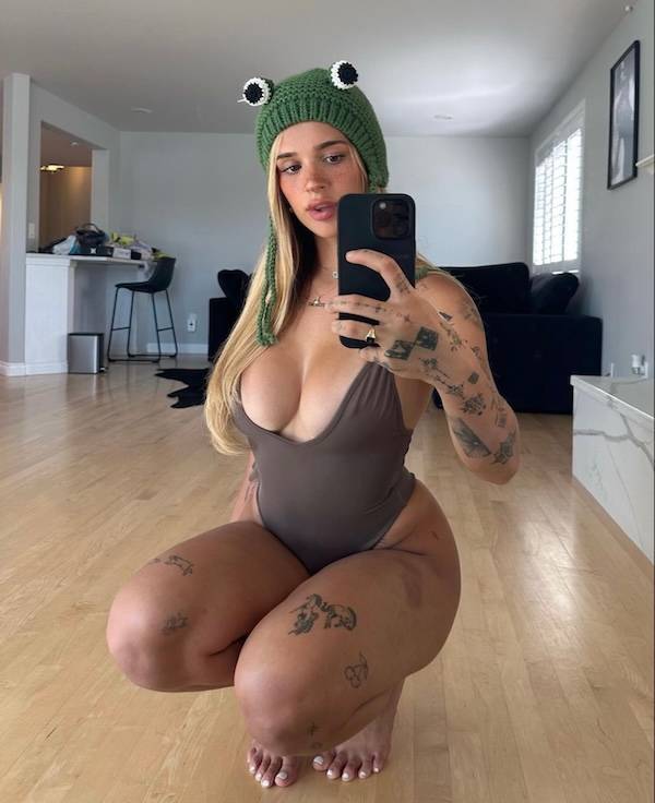 hot girls bending their backs 47 pics 2.html - 47 HD Photos | Premium Gallery 2024