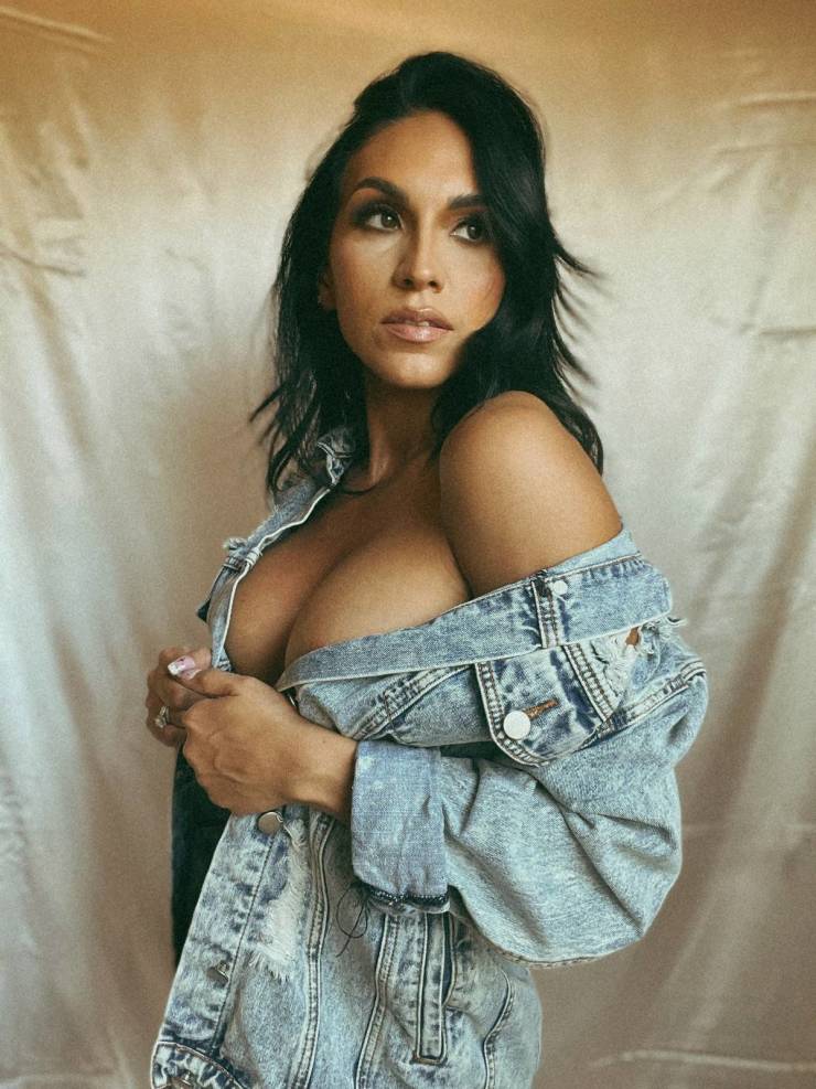 these are some stunning side boobs 45 pics 3.html - 45 HD Photos | Premium Gallery 2024