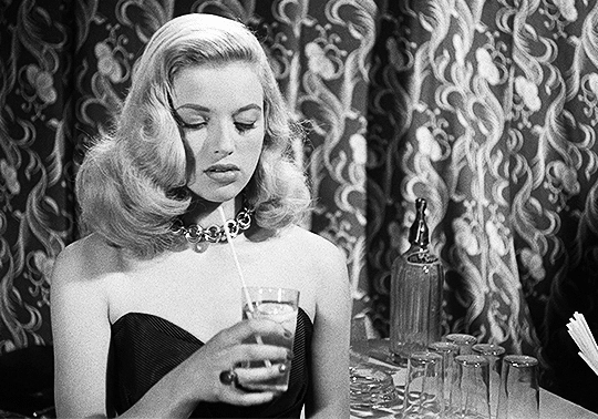the timeless beauty of diana dors 22 gifs 1.html - 1 HD GIF | Premium Gallery 2024