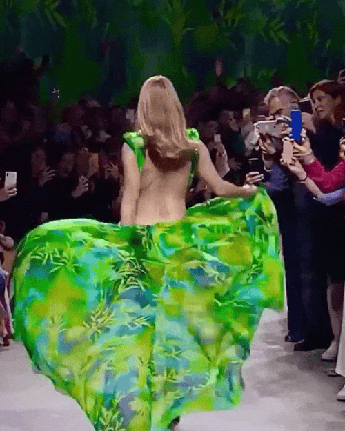 iconic and stunning jennifer lopez 34 gifs 3.html - 1 HD GIF | Premium Gallery 2024