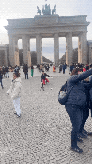 times when people caught influencers in action 15 gifs 7.html - 1 HD GIF | Premium Gallery 2024