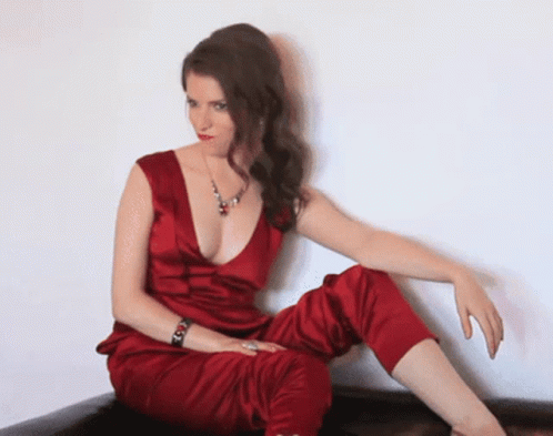 anna kendrick a stunning star 30 gifs 4.html - 1 HD GIF | Premium Gallery 2024