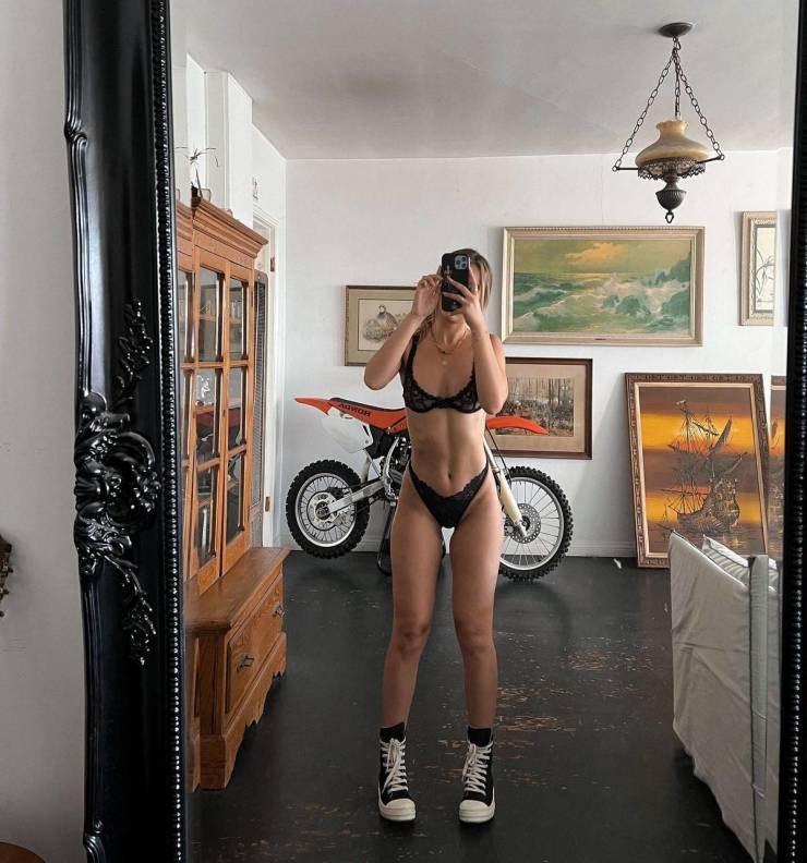 behind the mirror 46 pics 18.html - 46 HD Photos | Premium Gallery 2024