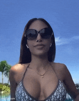 hot girls are here for you 32 gifs 2.html - 1 HD GIF | Premium Gallery 2024