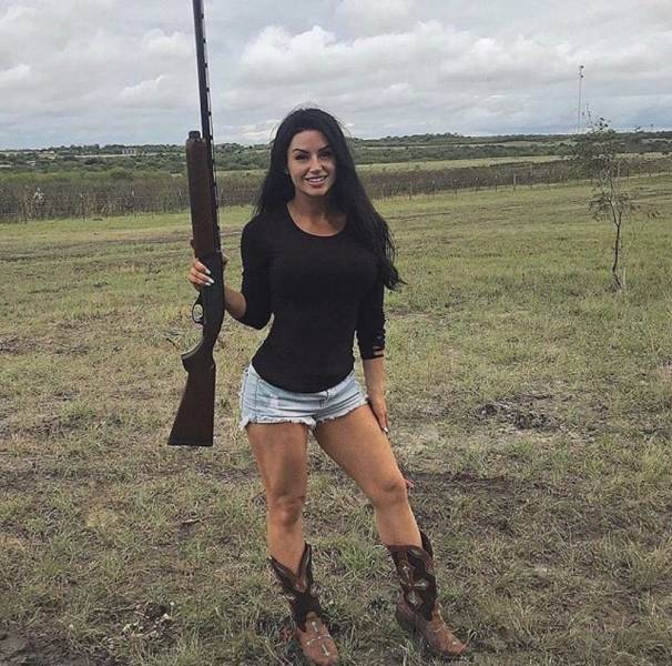 guns and girls a powerful combination 50 pics 8.html - 50 HD Photos | Premium Gallery 2024