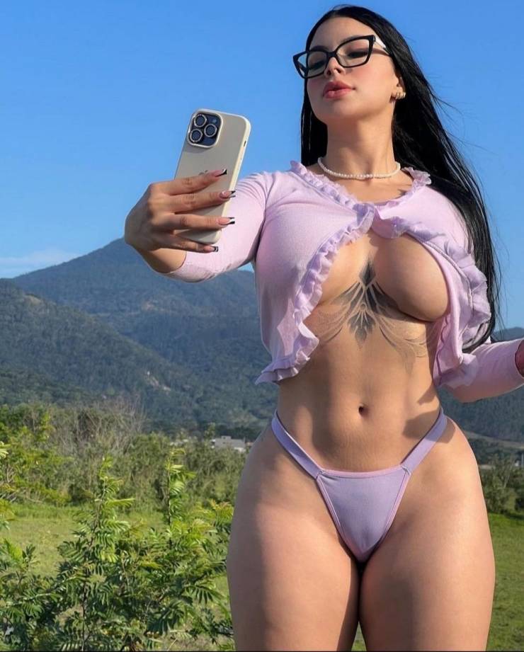 the under boob party has started 48 pics 21.html - 48 HD Photos | Premium Gallery 2025