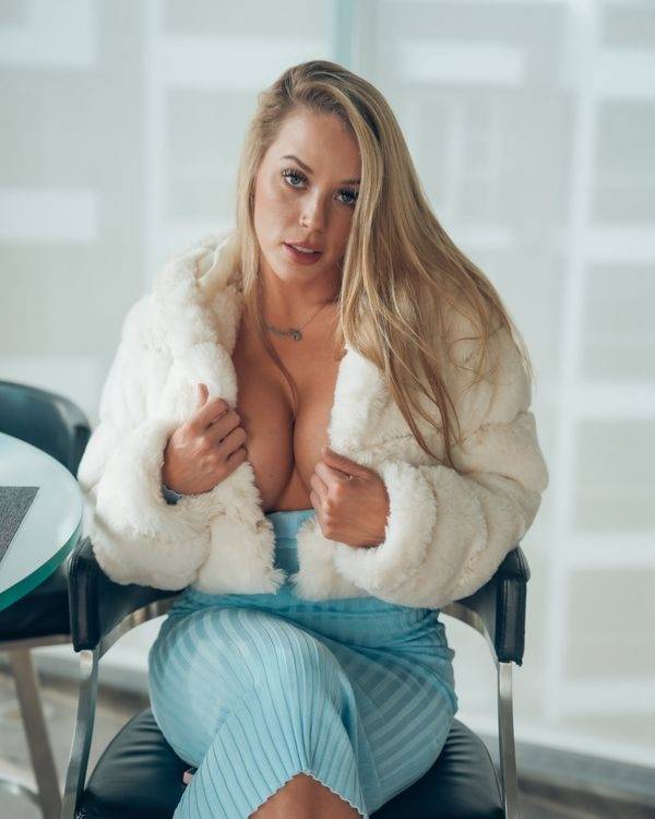 Boobs! Boobs For Everyone!