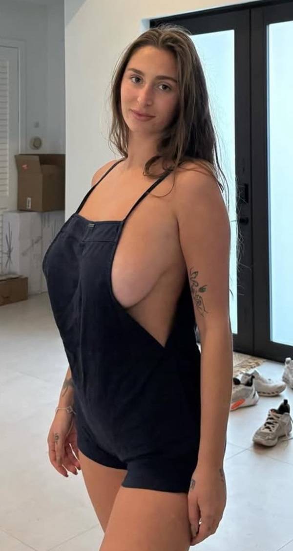 you cant resist these brunettes 57 pics 24.html - 57 HD Photos | Premium Gallery 2025