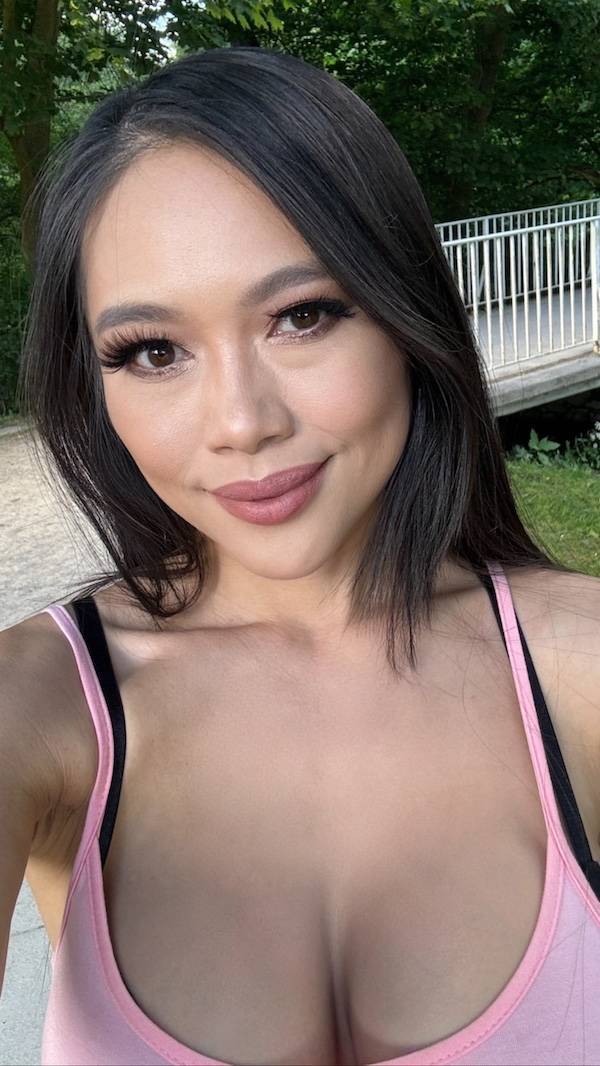 Boobs! Boobs For Everyone!