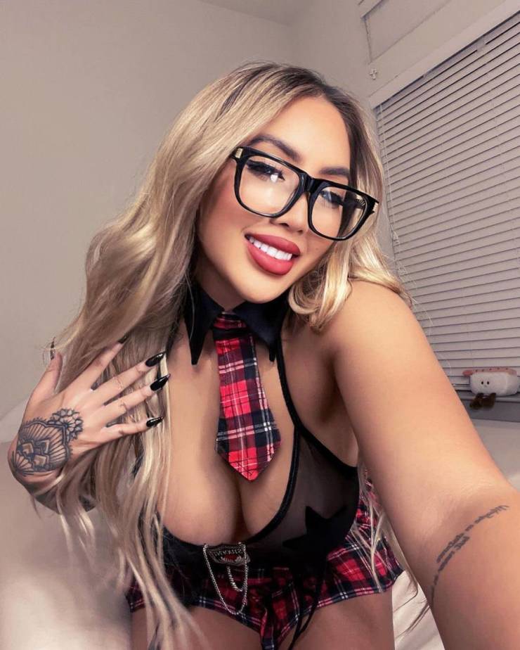 pretty eyes behind cute glasses 56 pics 18.html - 56 HD Photos | Premium Gallery 2025