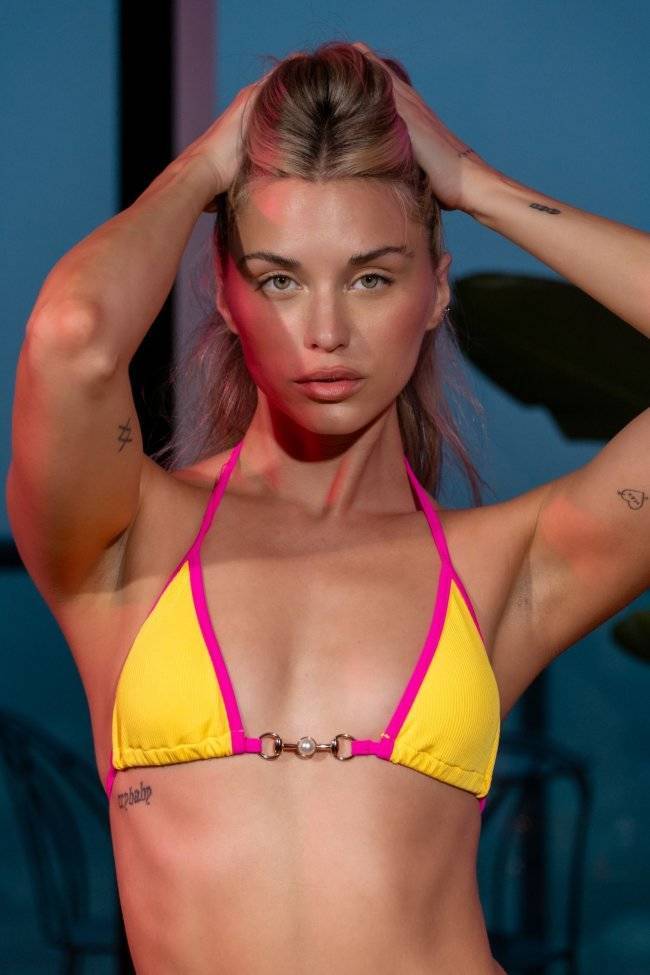 blondes coming in hot 52 pics 21.html - 52 HD Photos | Premium Gallery 2025