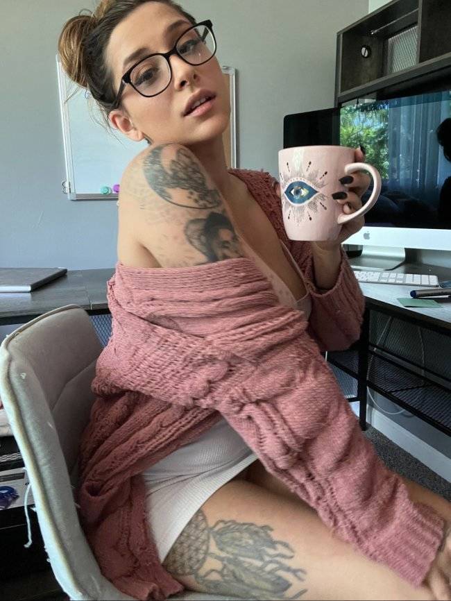 pretty eyes behind cute glasses 41 pics 3.html - 41 HD Photos | Premium Gallery 2025