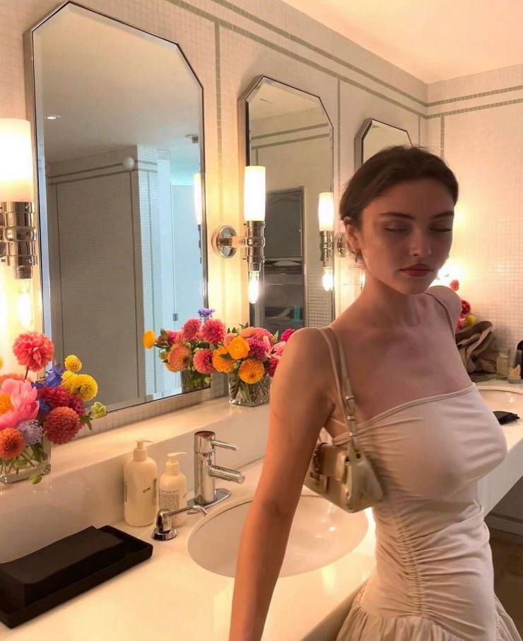 no bras anymore 46 pics 5.html - 46 HD Photos | Premium Gallery 2025