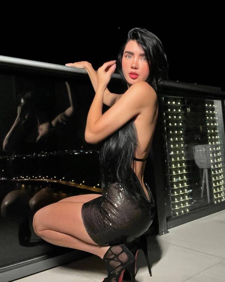 black dress that says it all 51 pics 3.html - 51 HD Photos | Premium Gallery 2025