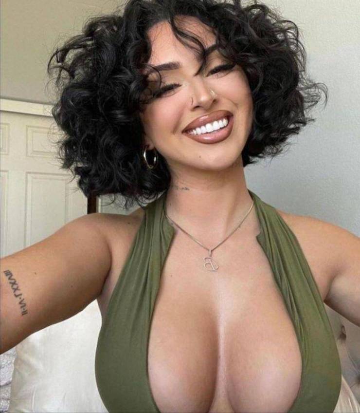 melting our hearts with smiles 48 pics 24.html - 48 HD Photos | Premium Gallery 2025