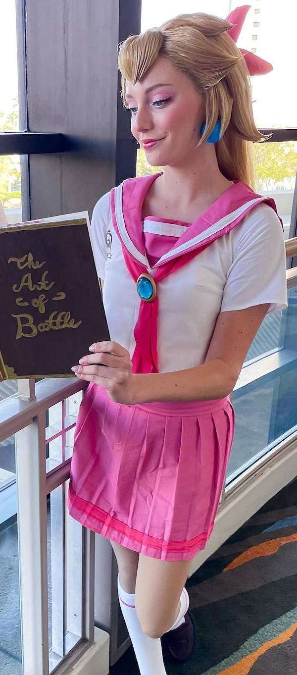 Cosplay? No, Sexy Cosplay!