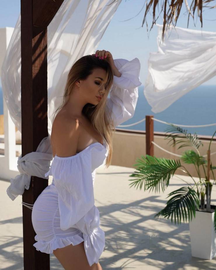 Sundresses Are Always Sexy!