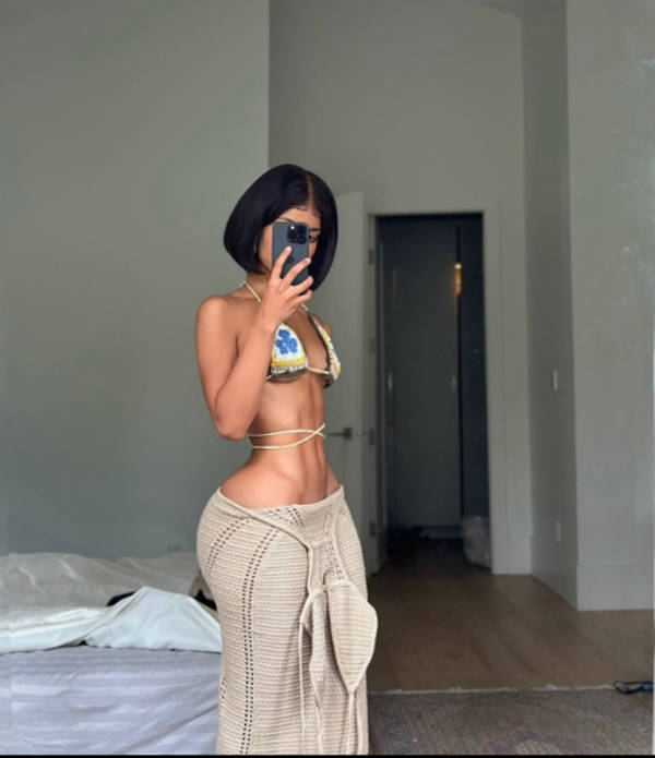 side boobs no side booty 34 pics 17.html - 34 HD Photos | Premium Gallery 2025