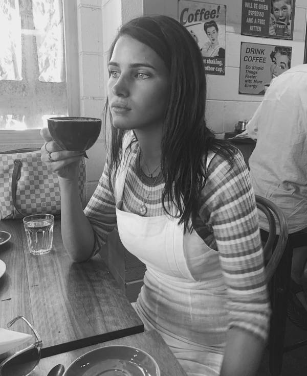 Blondes Vs Brunettes