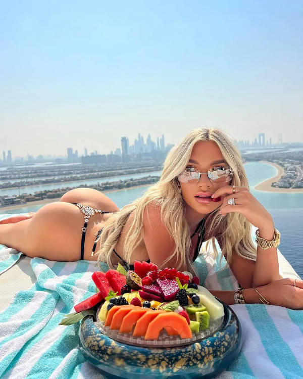 blondes vs brunettes 36 pics 4.html - 36 HD Photos | Premium Gallery 2025