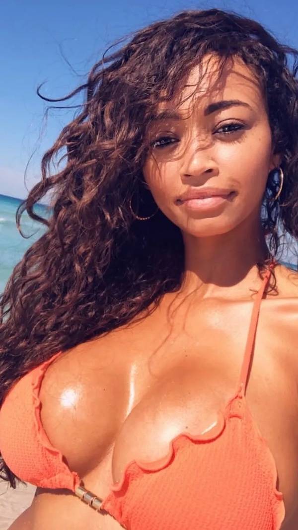 Boobs! Boobs For Everyone!