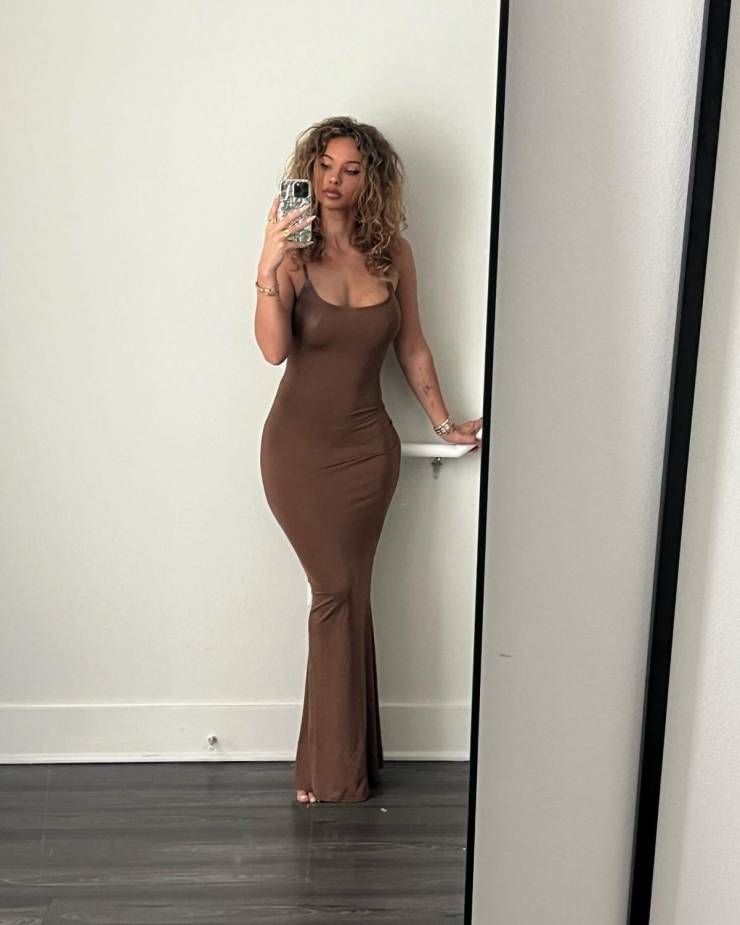 hey nice dress 31 pics 10.html - 31 HD Photos | Premium Gallery 2025