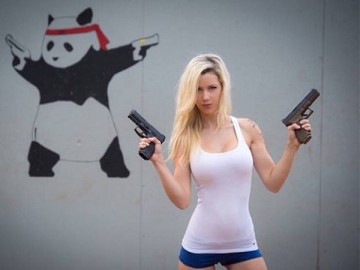 guns and girls a powerful combination 40 pics 4.html - 40 HD Photos | Premium Gallery 2025