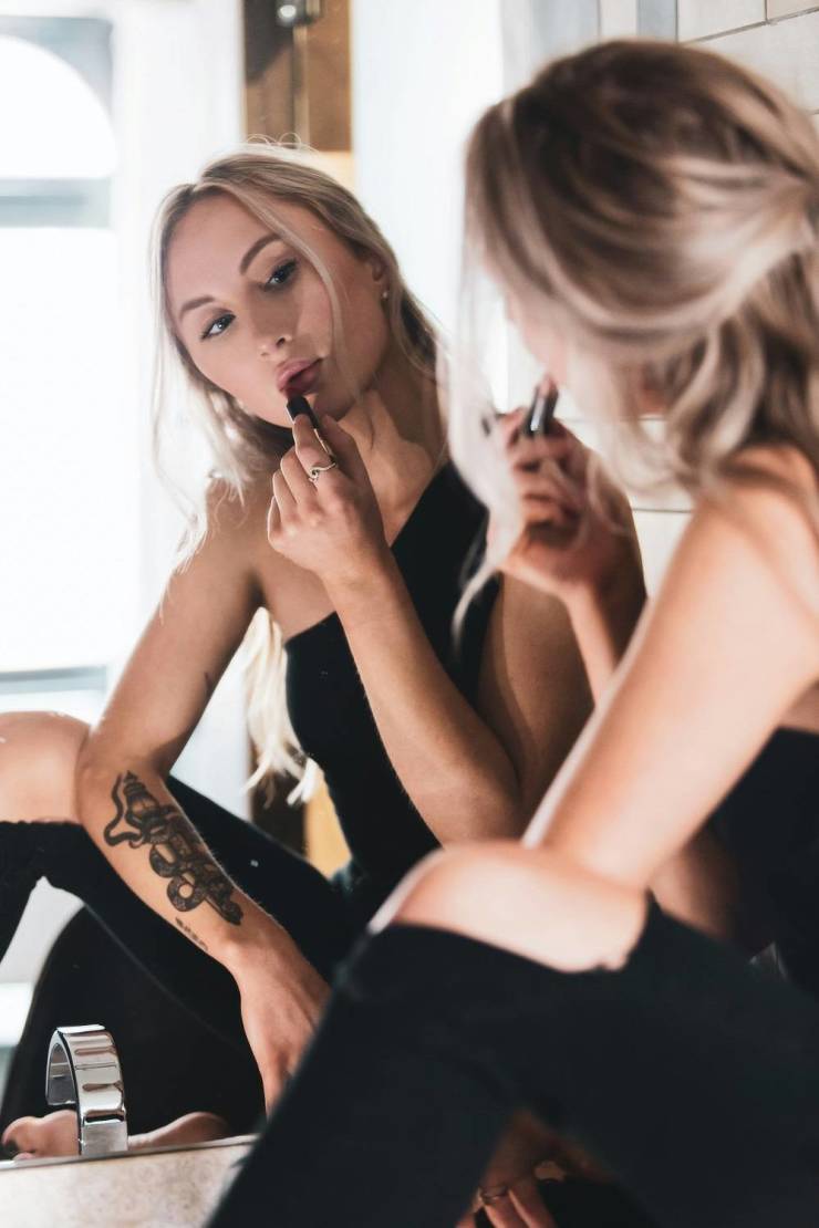 Blondes Coming In Hot!