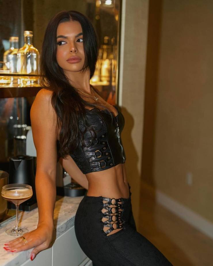 fit and smoking hot 37 pics 2.html - 37 HD Photos | Premium Gallery 2025