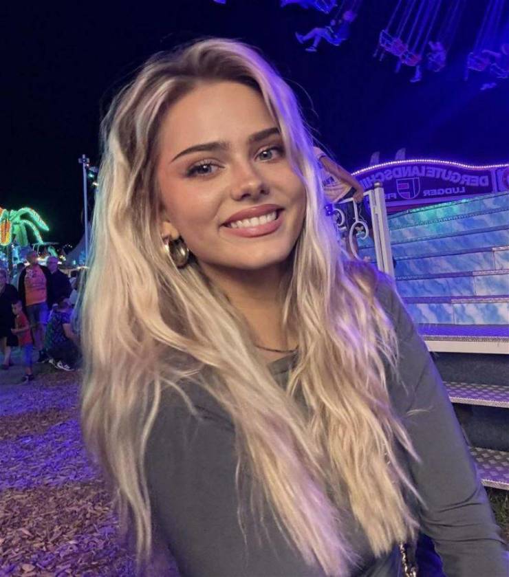 izigirls are waiting for you 38 pics 19.html - 38 HD Photos | Premium Gallery 2025