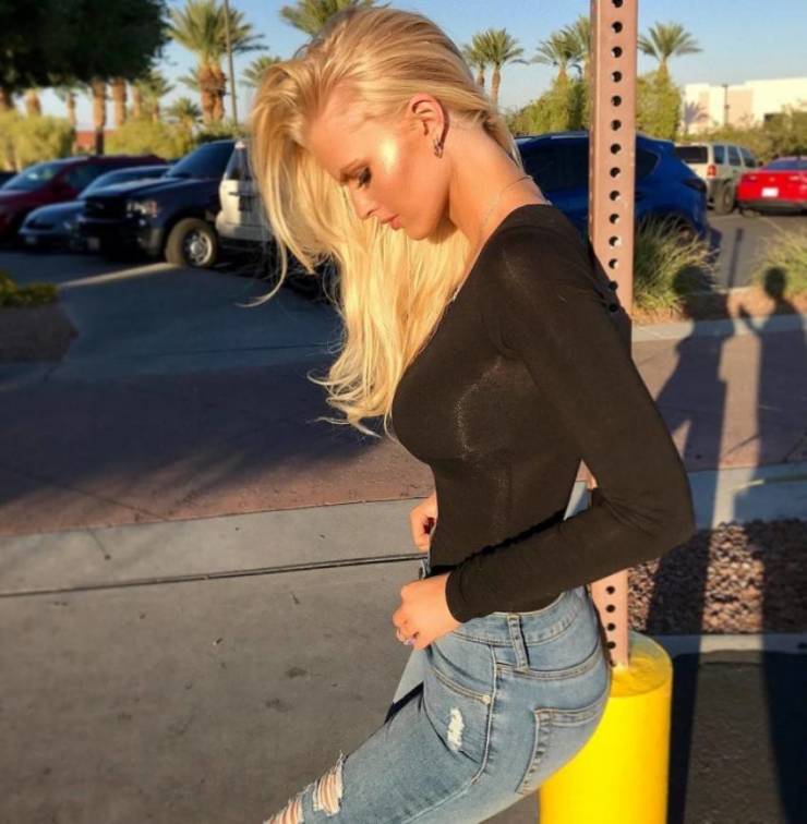 Hot Girls In Tight Jeans