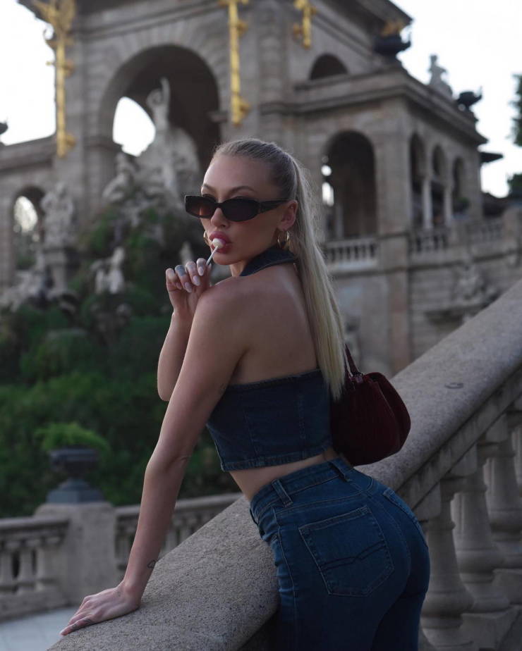 hot girls in tight jeans 37 pics 9.html - 37 HD Photos | Premium Gallery 2026