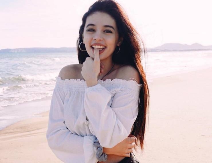 beautiful smiles 37 pics 4.html - 37 HD Photos | Premium Gallery 2026