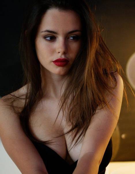 Girls With Beautiful Boobs Are A Mouthwatering Sight