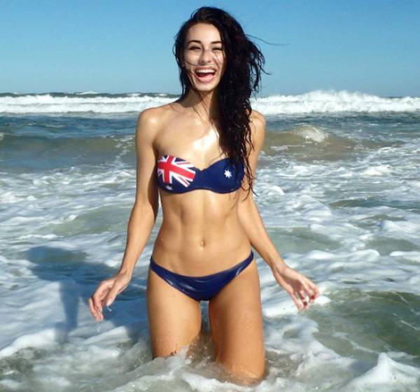 Shiny Wet Curves Of These Girls Are Stunning