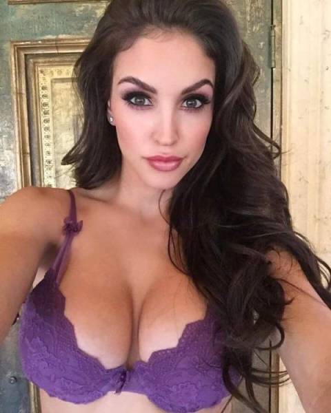 Girls With Beautiful Tits Are A Mouthwatering Sight