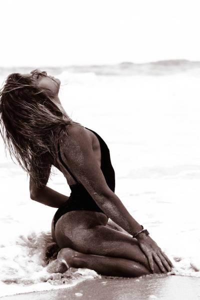 These Sexy Sandy Girls Make Summer So Much Better